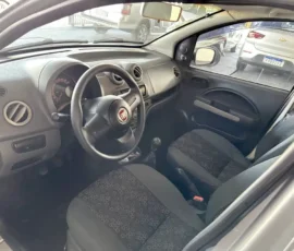 2011/12 Fiat Uno Vivace 1.0 Prata - front seat
