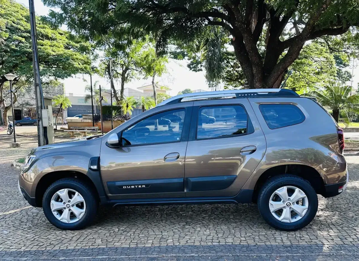 2021-22-Duster-Int16-CVT-Marrom-side2