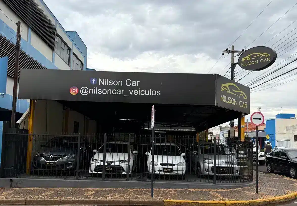 Nilson Car Outside Bulding 2 Painted Orginal